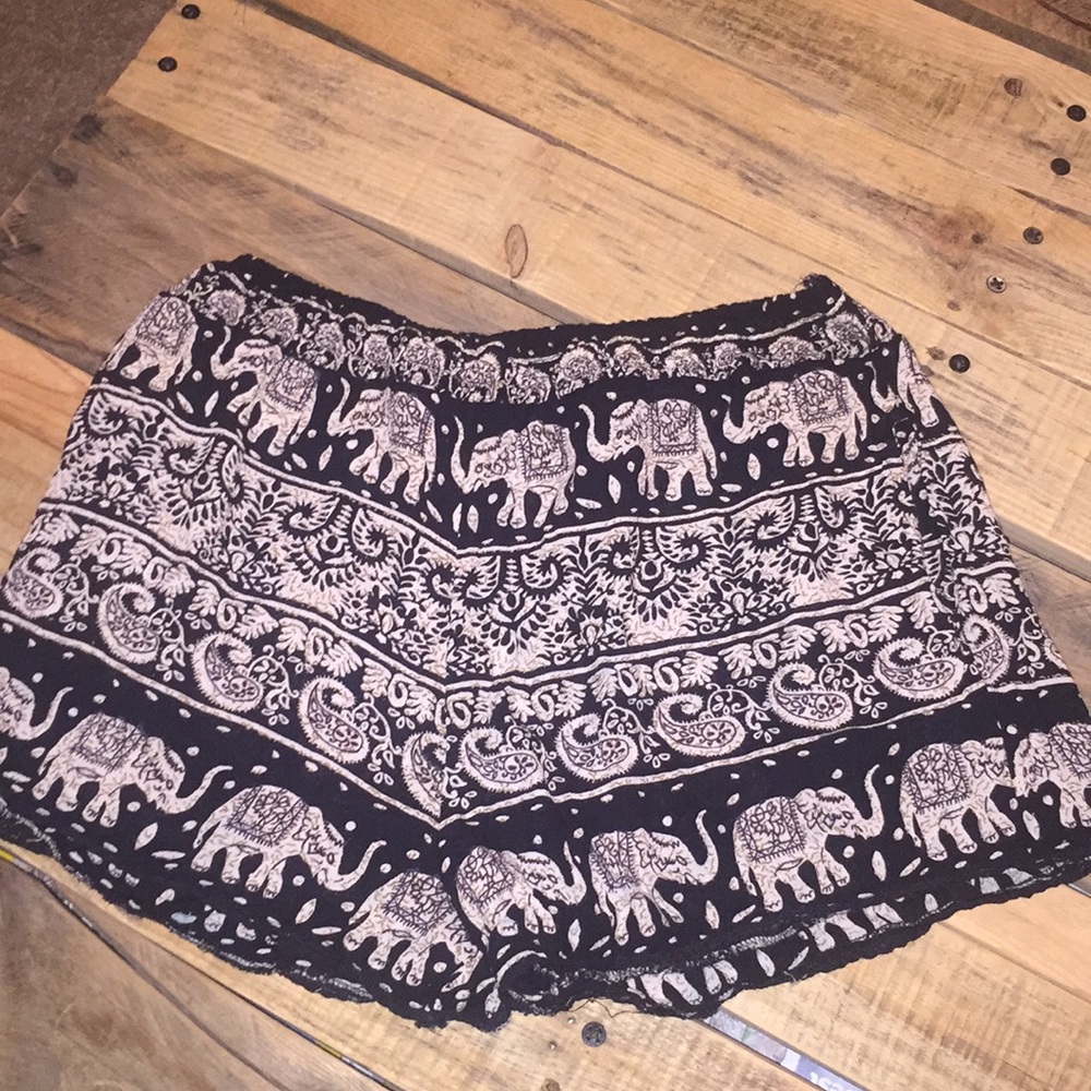 Light weight elephant print shorts